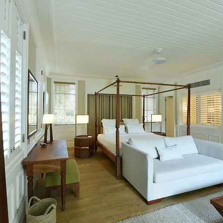 Heritage Le Telfair Golf & Wellness Resort Bel Ombre Kültér fotó A room at the hotel