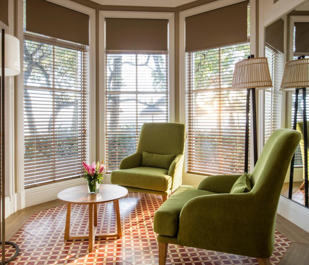 Heritage Le Telfair Golf & Wellness Resort Bel Ombre Kültér fotó Venetian blinds