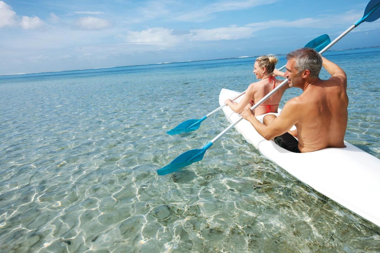 Heritage Le Telfair Golf & Wellness Resort Bel Ombre Kültér fotó Kayaking in the Maldives