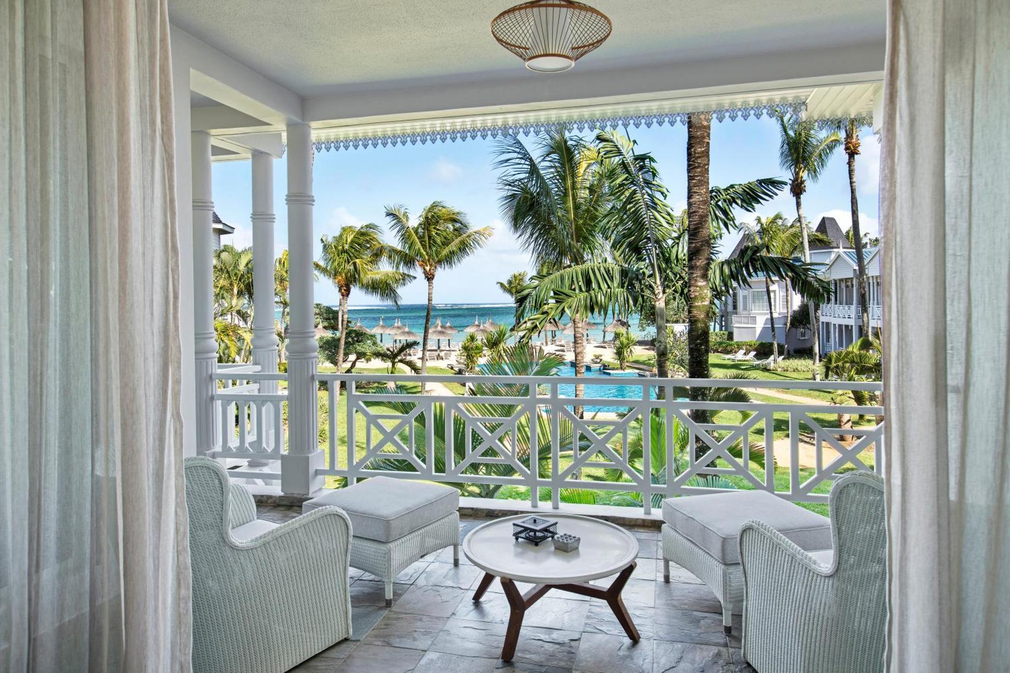 Heritage Le Telfair Golf & Wellness Resort Bel Ombre Szoba fotó View from a suite at Sandals Royal Plantation